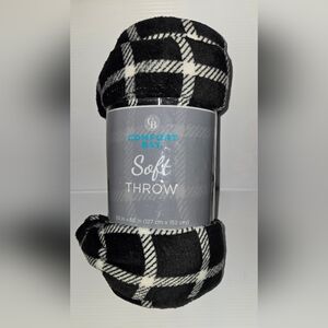 Black and White Plaid Soft Fleece Blanket Throw, NEW